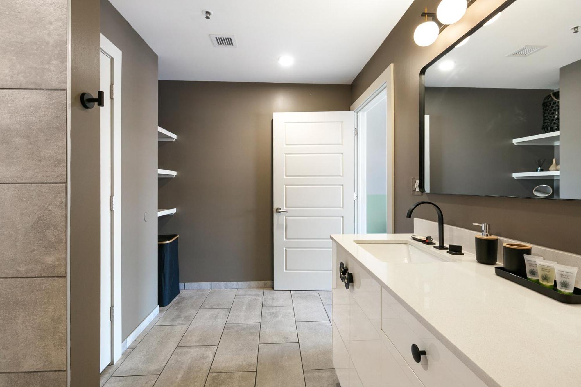 Luxury 2-Bedroom Condo Steps Away From The French Quarter New Orleans Esterno foto