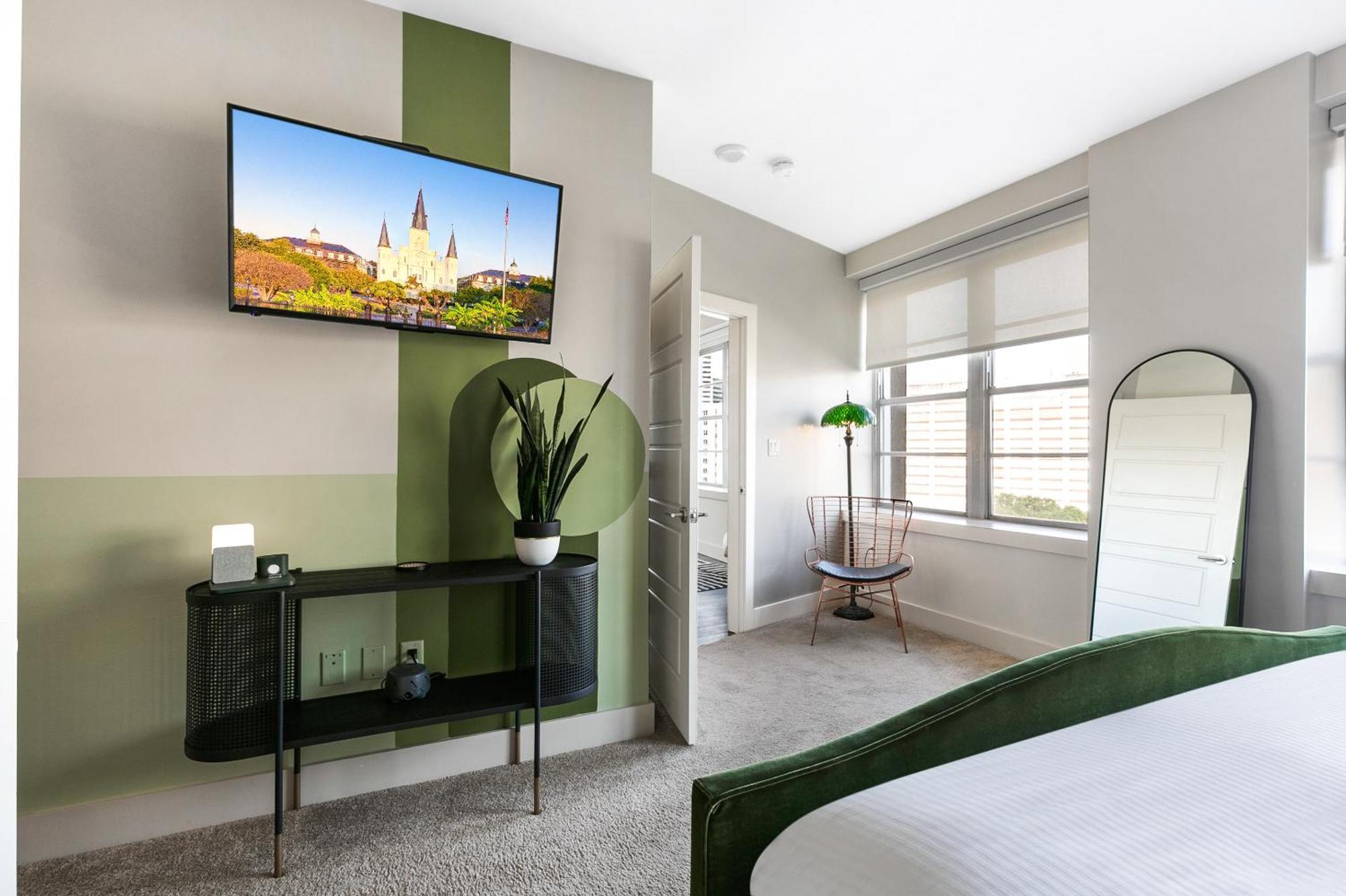 Luxury 2-Bedroom Condo Steps Away From The French Quarter New Orleans Esterno foto